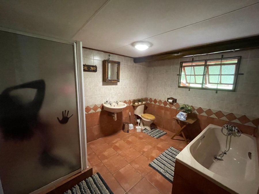 6 Bedroom Property for Sale in Christiana North West